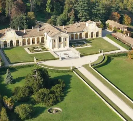 Mansarda Munari In Centro A Cornuda, Tra Le Colline Prosecco *