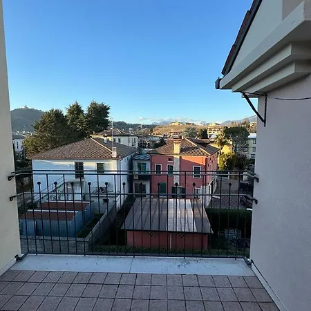 Mansarda Munari In Centro A Cornuda, Tra Le Colline Prosecco *