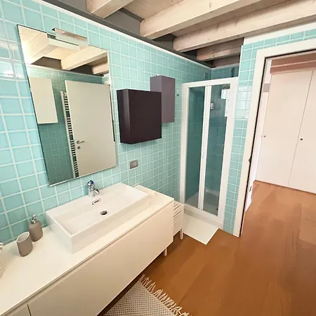 Appartamento Mansarda Munari In Centro A Cornuda, Tra Le Colline Prosecco *