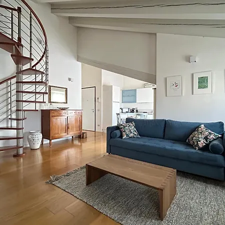 Mansarda Munari In Centro A Cornuda, Tra Le Colline Prosecco * Cornuda