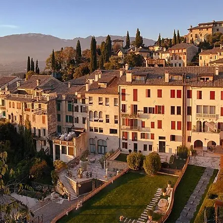 Mansarda Munari In Centro A Cornuda, Tra Le Colline Prosecco Διαμέρισμα