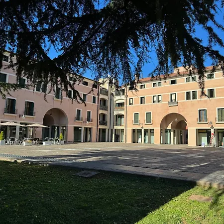 شقة Mansarda Munari In Centro A Cornuda, Tra Le Colline Prosecco Cornuda